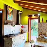 Holiday home Tranquila Casita De Invitados En Con Chimenea Vigo