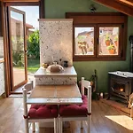 Tranquila Casita De Invitados En Con Chimenea Vigo