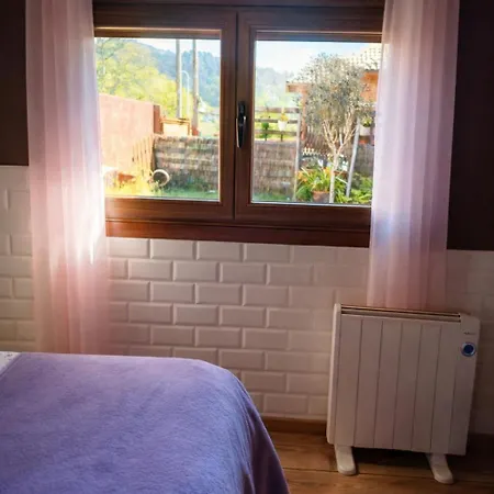 Tranquila Casita De Invitados En Con Chimenea Hébergement de vacances